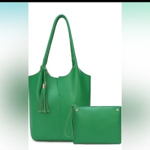 Women's Hobo bag. Green. Super soft and versatile. Snap in clutch!